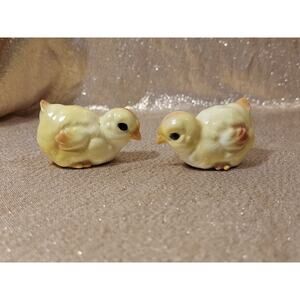 2 Vintage Ceramic Baby Chicks Chickens Birds Yellow Easter Spring Kitchen Decor